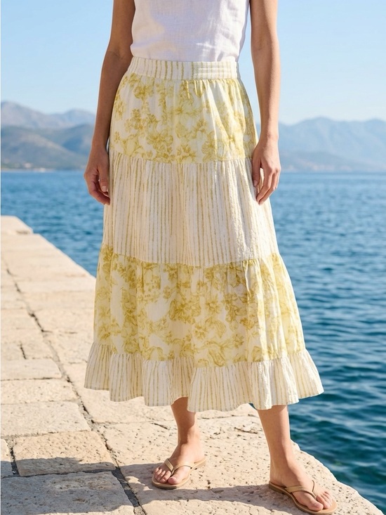 Mystree Dresses & Skirts - Tiered Floral Midi Skirt in Pale Yellow size small nwt